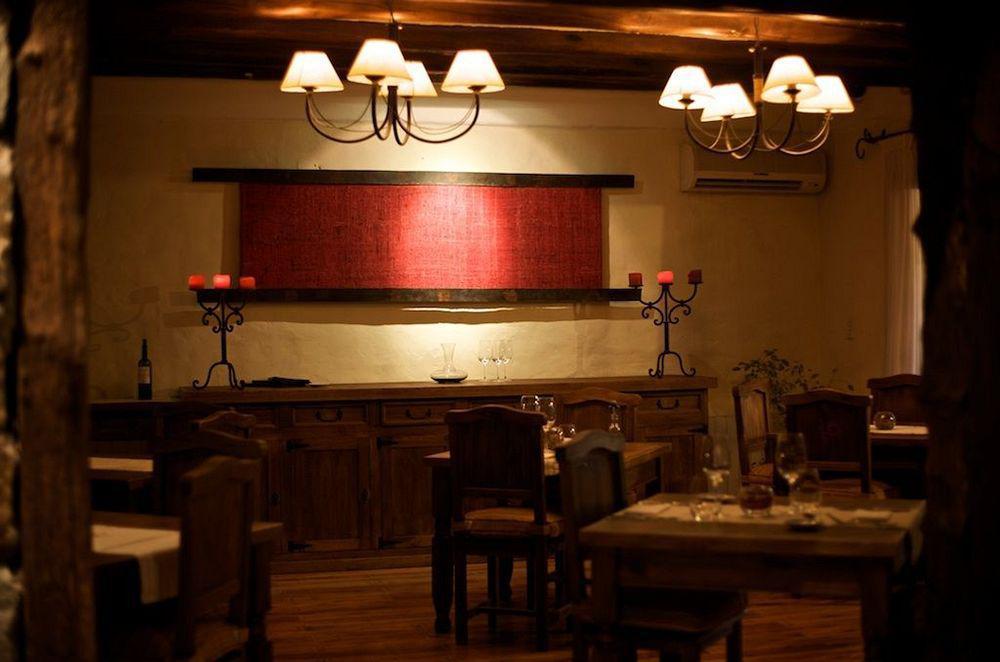 Lares De Chacras Hotel Чакрас де Кория Ресторант снимка